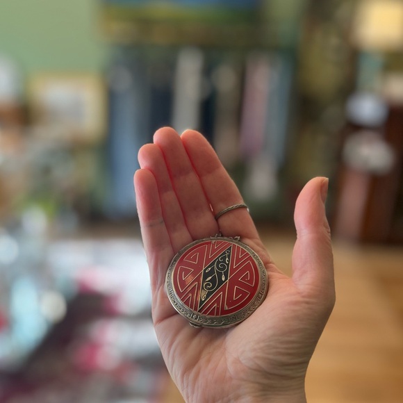 Fantastic Vintage 1920’s Compact - Picture 2 of 4